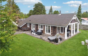 Gorgeous Home In Væggerløse With Sauna, Bogø By